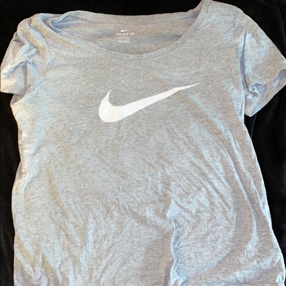 Gray Nike t-shirt
